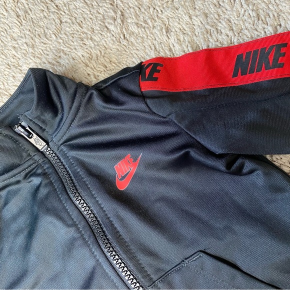 Nike Tracksuit, Infant Size 12 Months - Picture 3 of 10